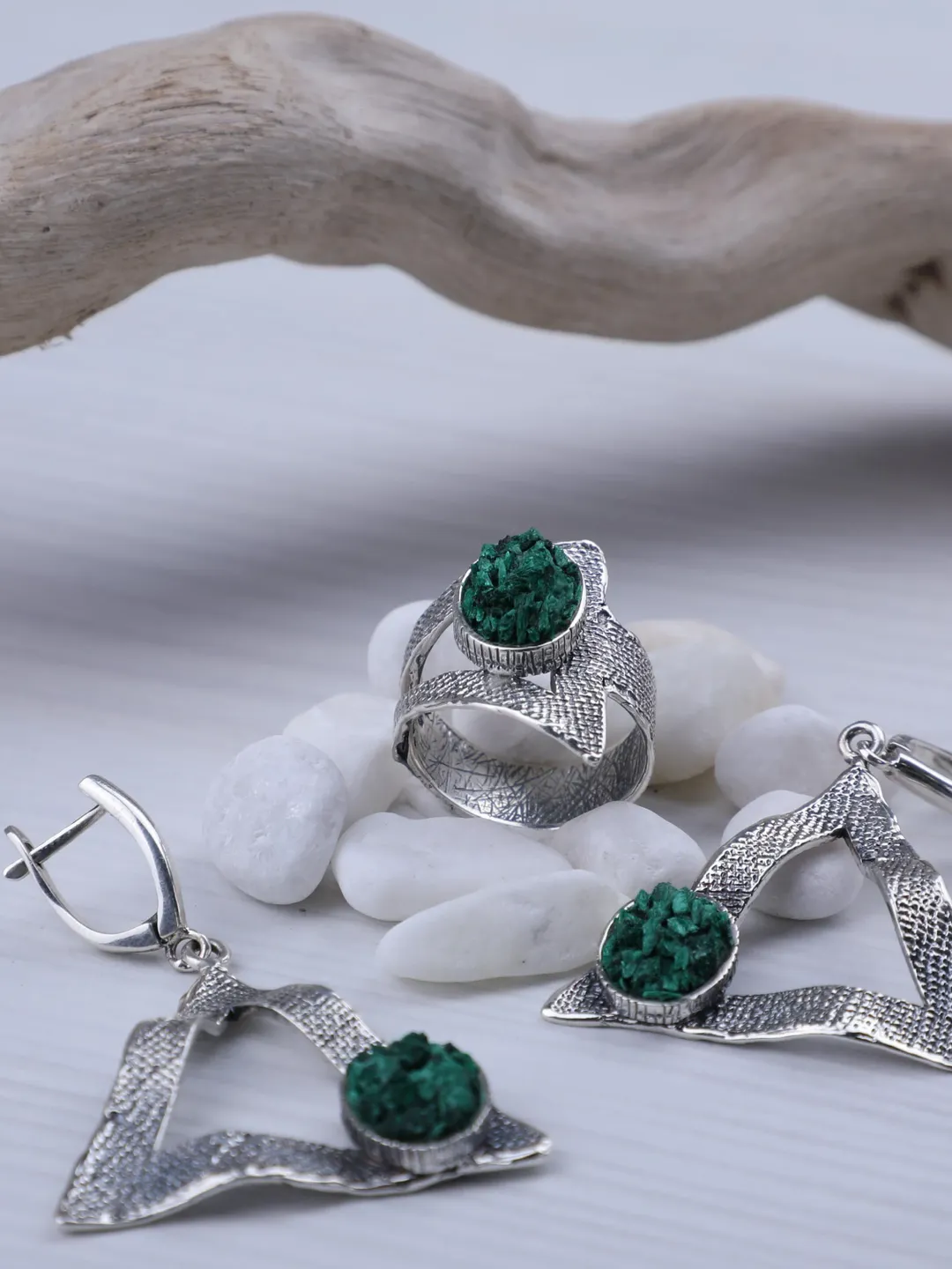 MADE TO ORDER Sterling 925 silver, green malachite jewellery set. Natural stone earrings and ring.