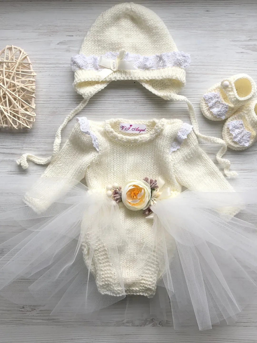 Knit ivory romper with tutu, hat and booties. Romper with lace, pearls and flowers for baby girl. Baptism outfit for girl. Christening gown.