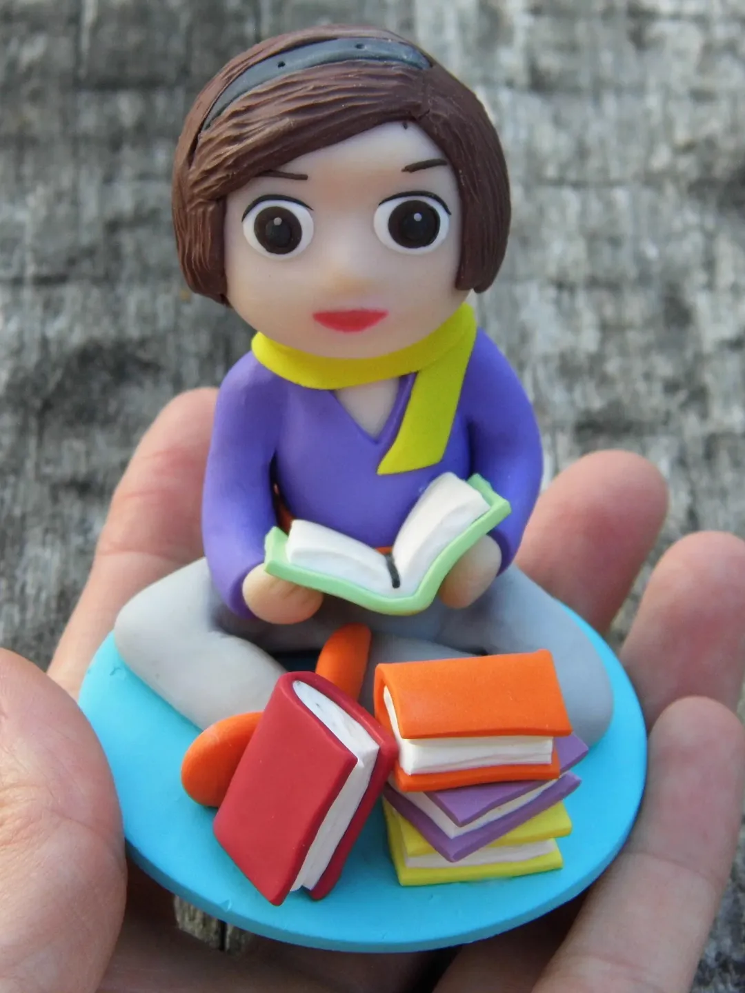 Girl with books figurine, Book lover gift, Librarian girl gift, Personalized gift for birthday, Graduation 2021, Custom Librarian figure
