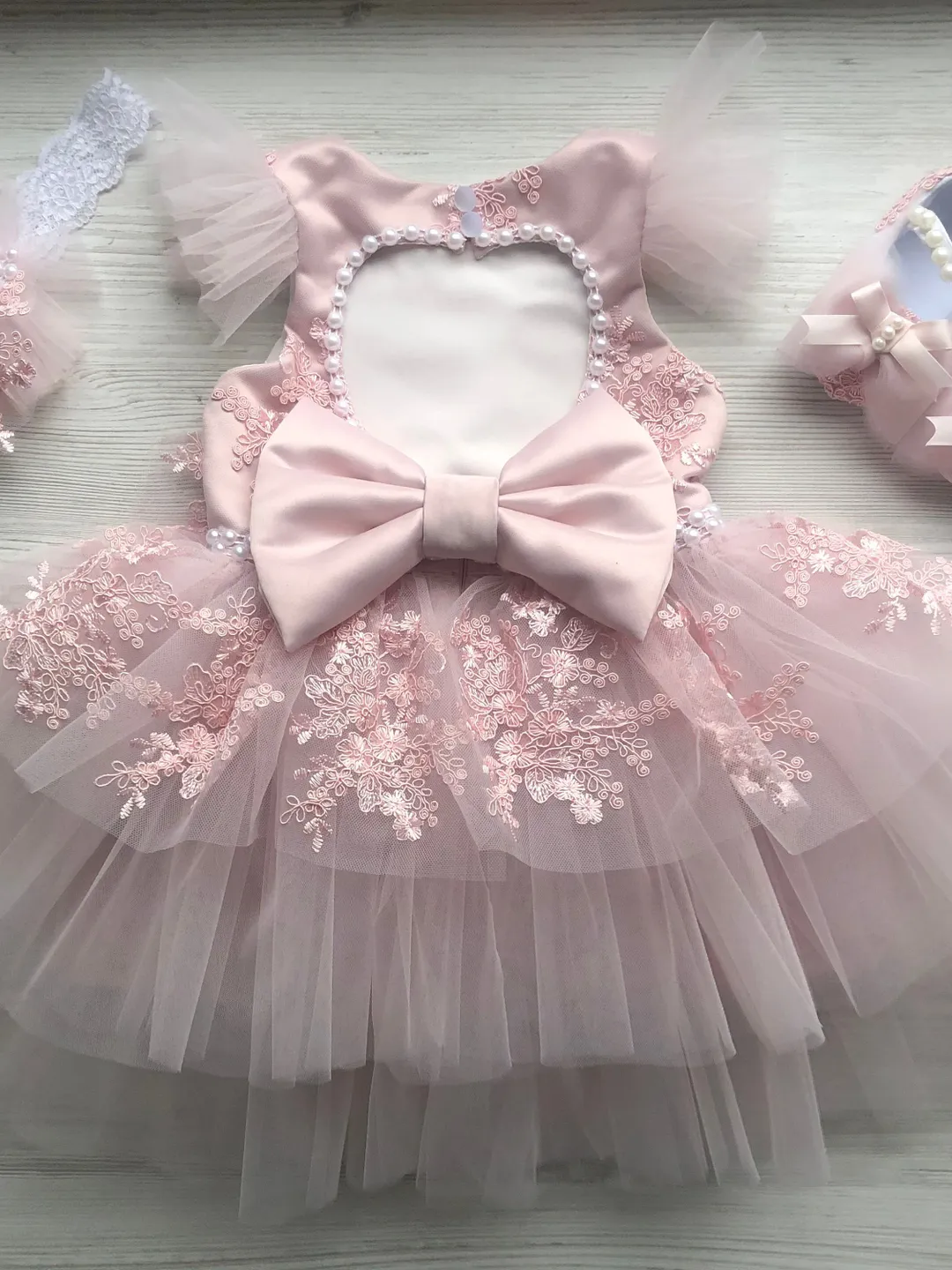 Light pink dress with pearls, headband and shoes for baby girl. Flower girl outfit. First birthday clothing set. Baptism outfit for girl.