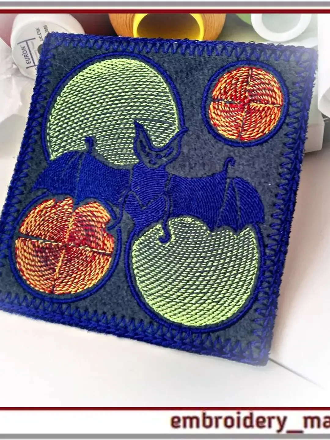 In the hoop Embroidery design a bat for patchwork, napkins