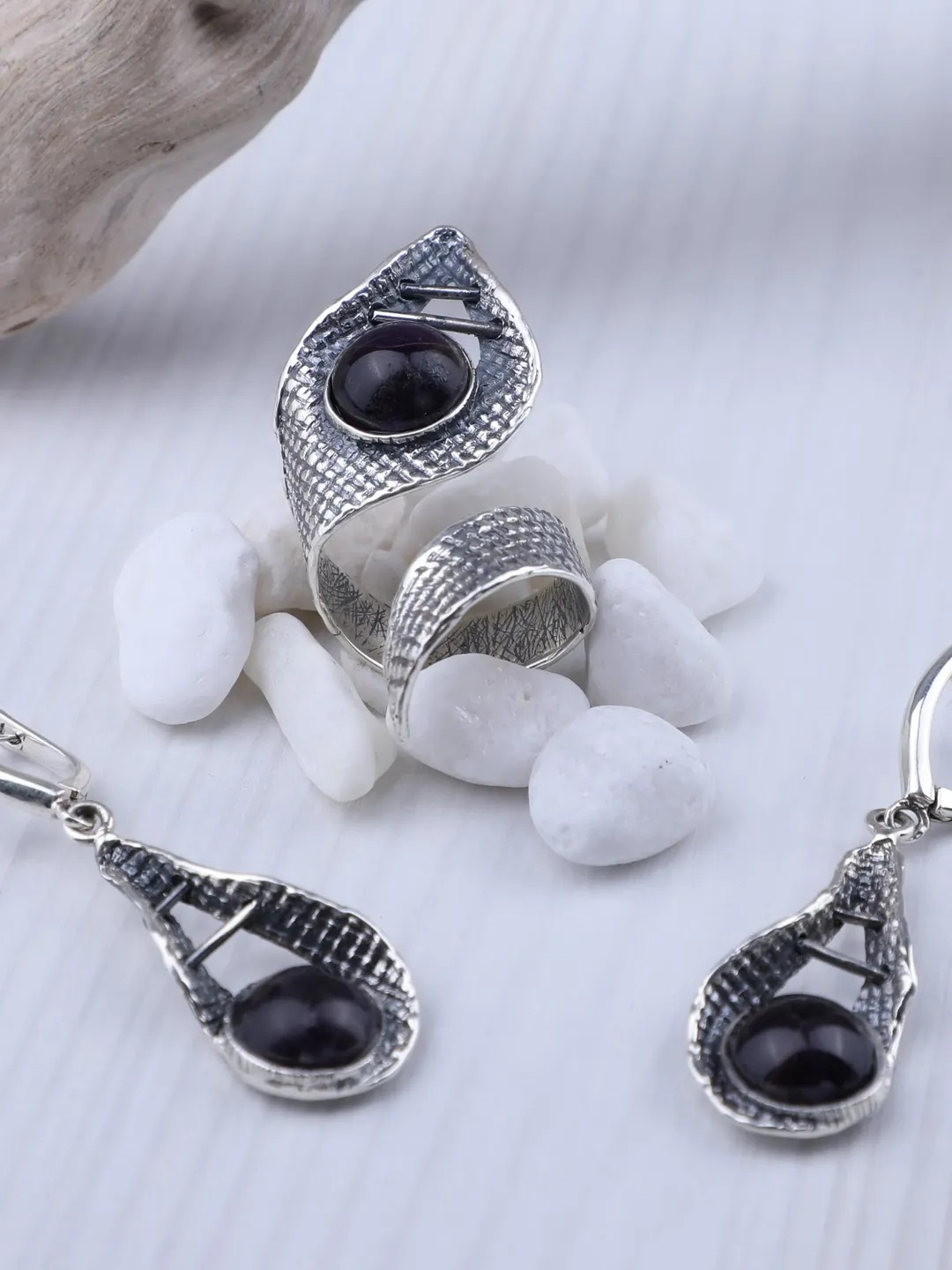 MADE TO ORDER Sterling 925 silver, red garnet  jewellery set. hand crafted, unique jewellery set: earrings and ring.