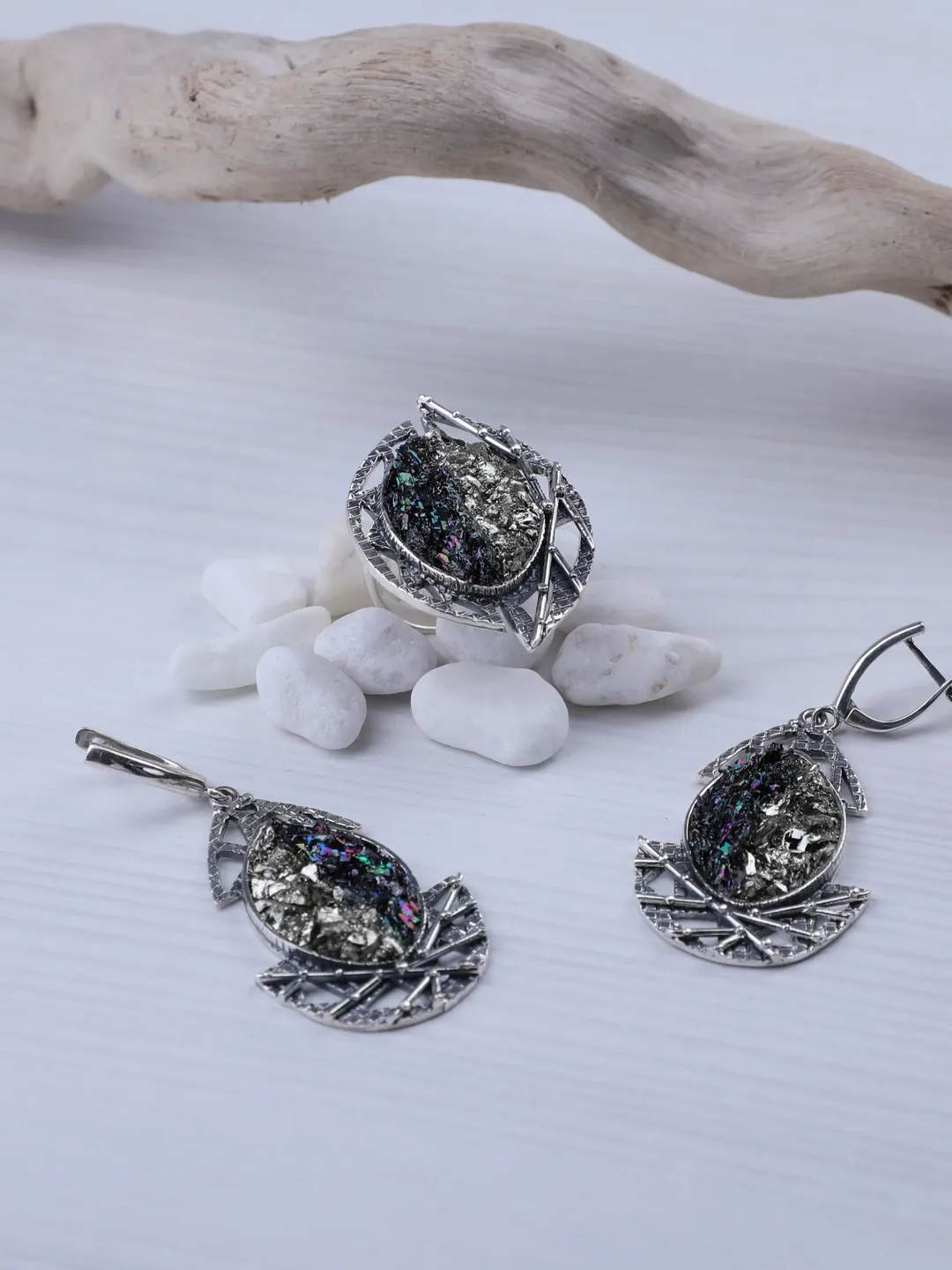 MADE TO ORDER Sterling 925 silver, pyrite and carborundum jewellery set. Two beautiful stones connects in an earrings and ring.