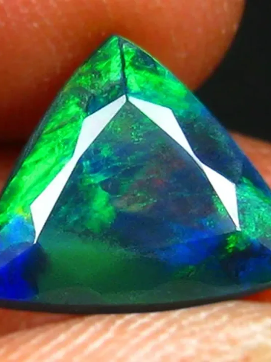 2.02 CT Exquisite 3D Broad Flash Pattern 100% Natural Welo Black Opal Cut Gemstone
