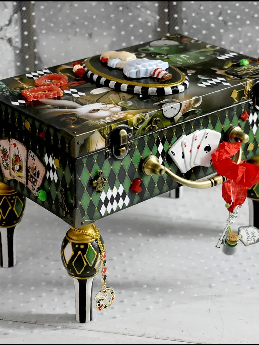 Crazy Suitcase ALICE 4 with curly legs for jewelry and all sorts of cute things