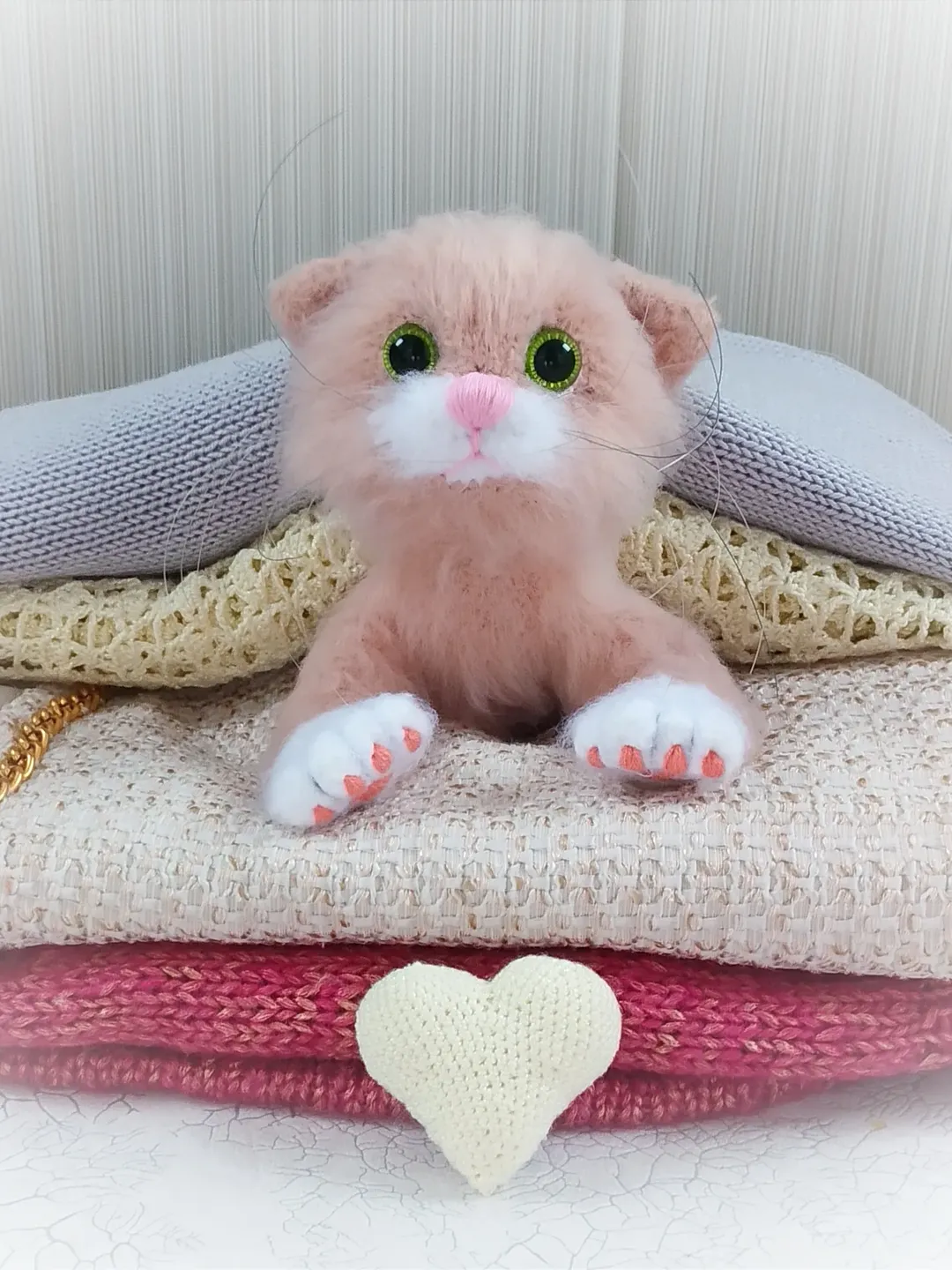 Stuffed animal realistic beige cat plush , soft fluffy kitten like real, plush fluffy cat with movable paws