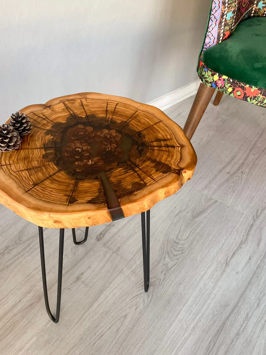 Round Epoxy Olive Wood Coffee Table, Unique Coffee Table, Wooden Coffee Table, Resin Coffee Table, Rustic Coffee Table