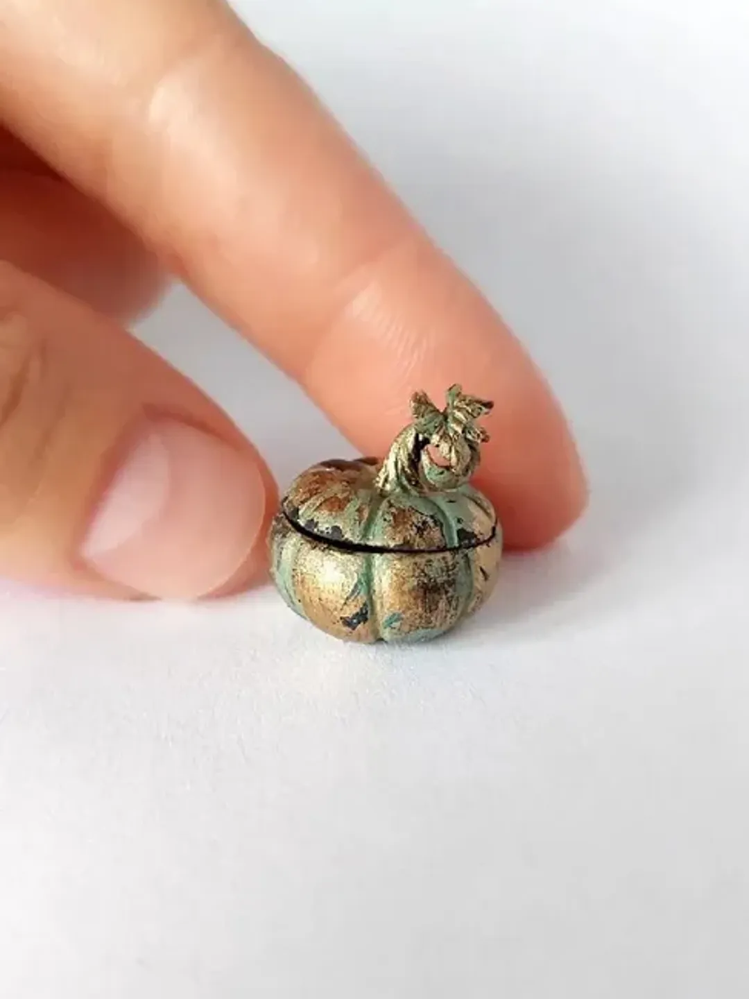 Miniature Pumpkin Box 1:12, Dollhouse Jewelry Boxes ,Halloween Dollhouse, Pumpkin Dollhouse