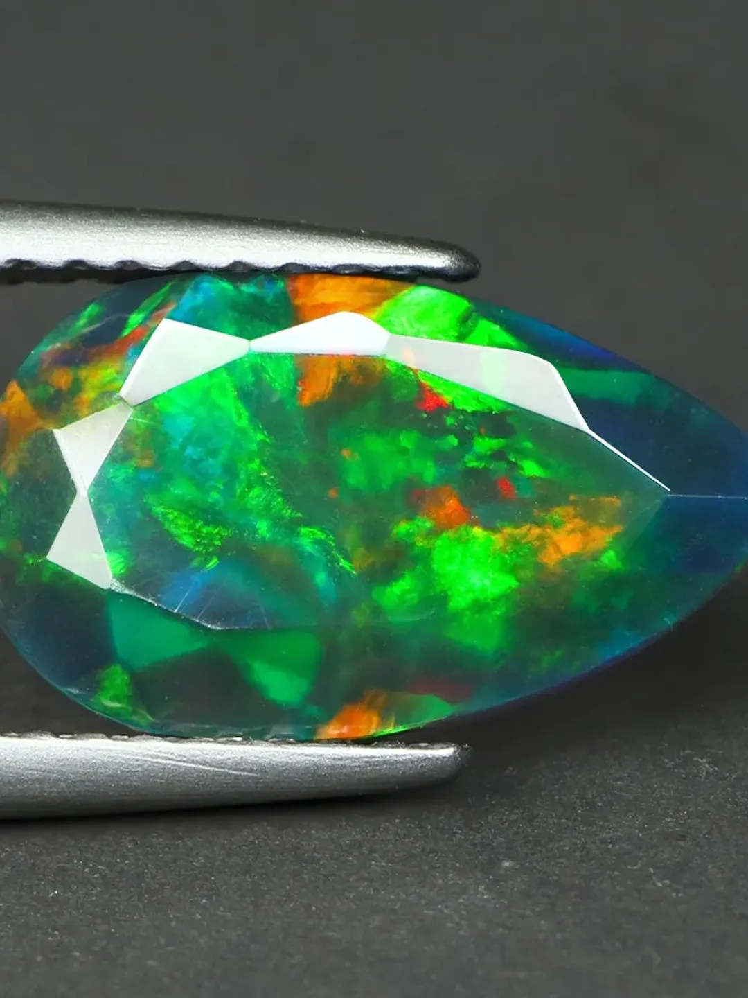 1.89 CT Magnificent 3D Electric Multi Flash Pattern 100% Natural Welo Black Opal Gemstone
