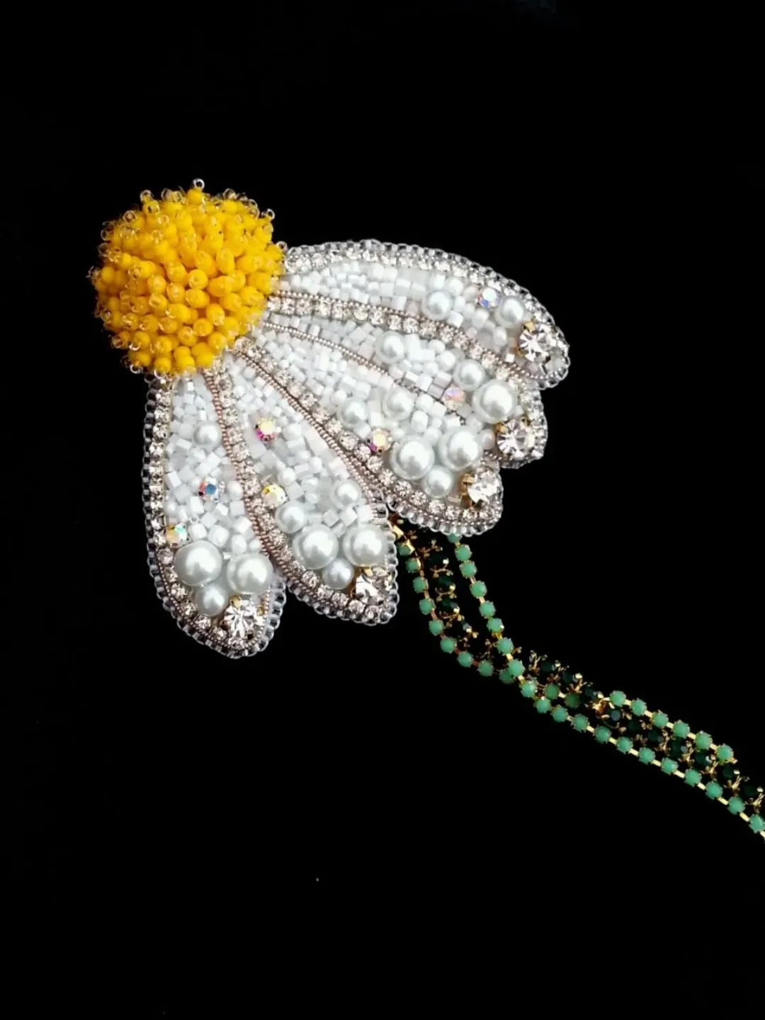 Chamomile brooch, flower brooch, brooch pin, beaded brooch, mothers day, gift for friend, handmade gifts, brooch, flower