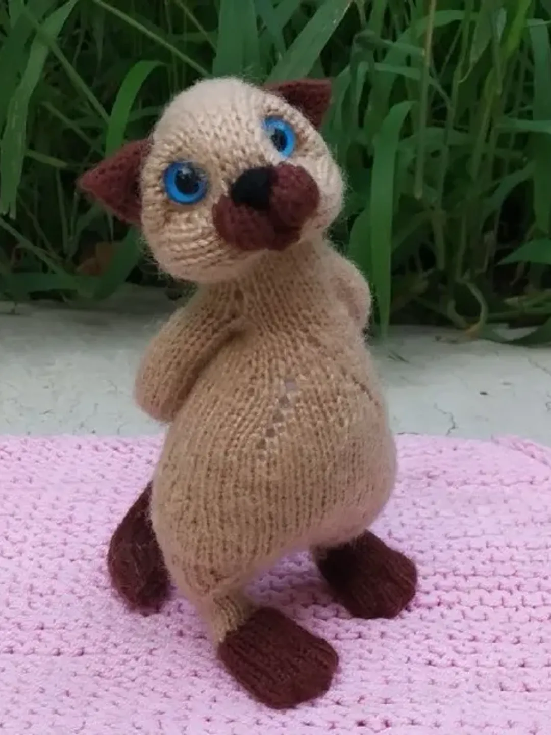 Stuffed Siamese cat with a little bunny, flexible kitten toy, interior toy siamese cat