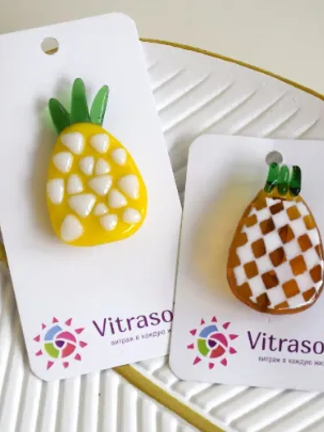 Pineapple brooch fused glass - pineapple gifts - Original accessory glass pin