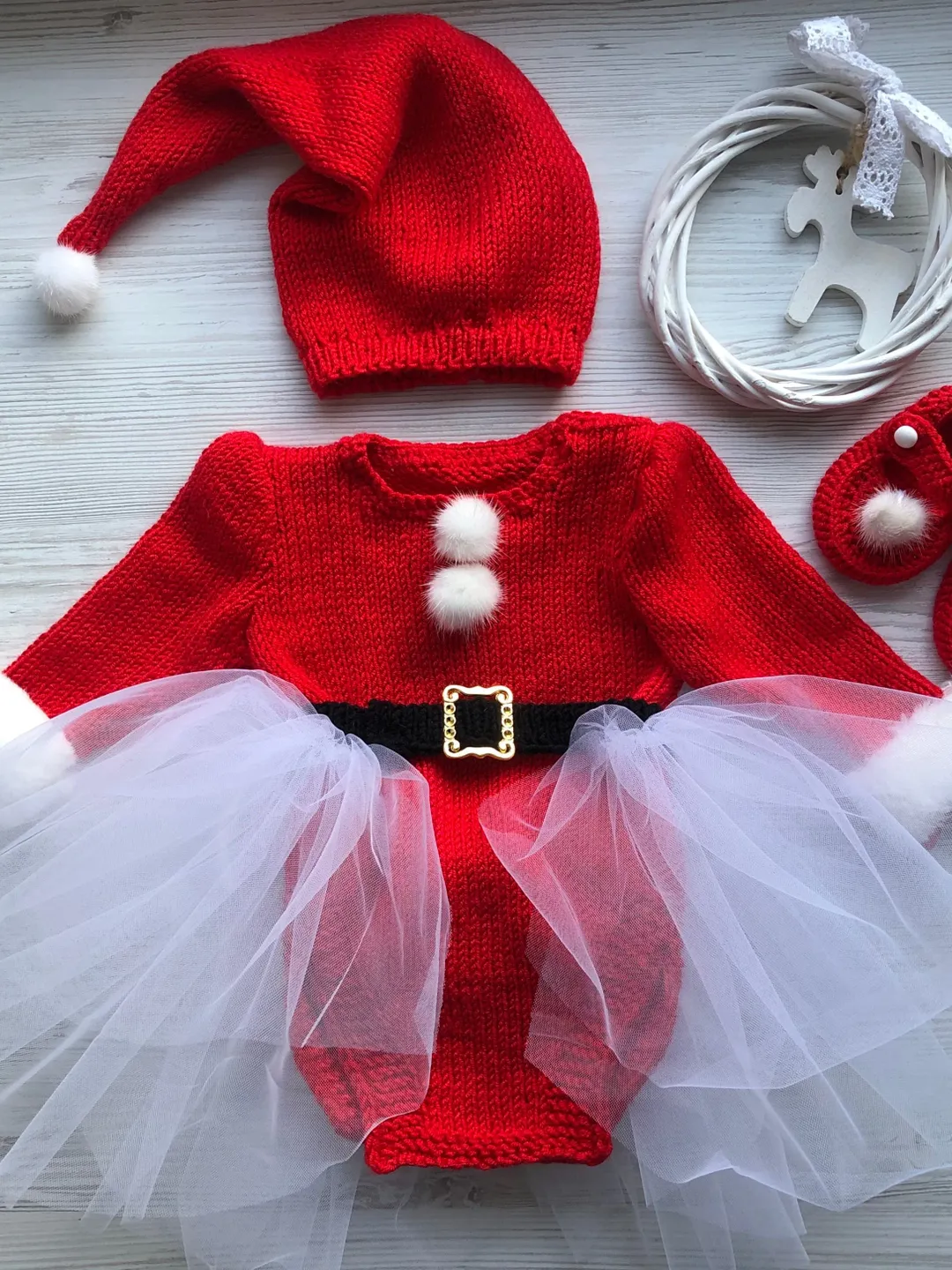 Santa baby outfit for baby girl. Romper, tutu, hat and booties for baby girl. New Year clothing set for baby. Photo props for baby girl.