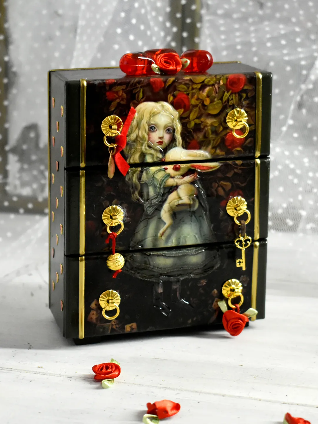 ALICE mini chest of drawers for decorating with Alice and white rabbit