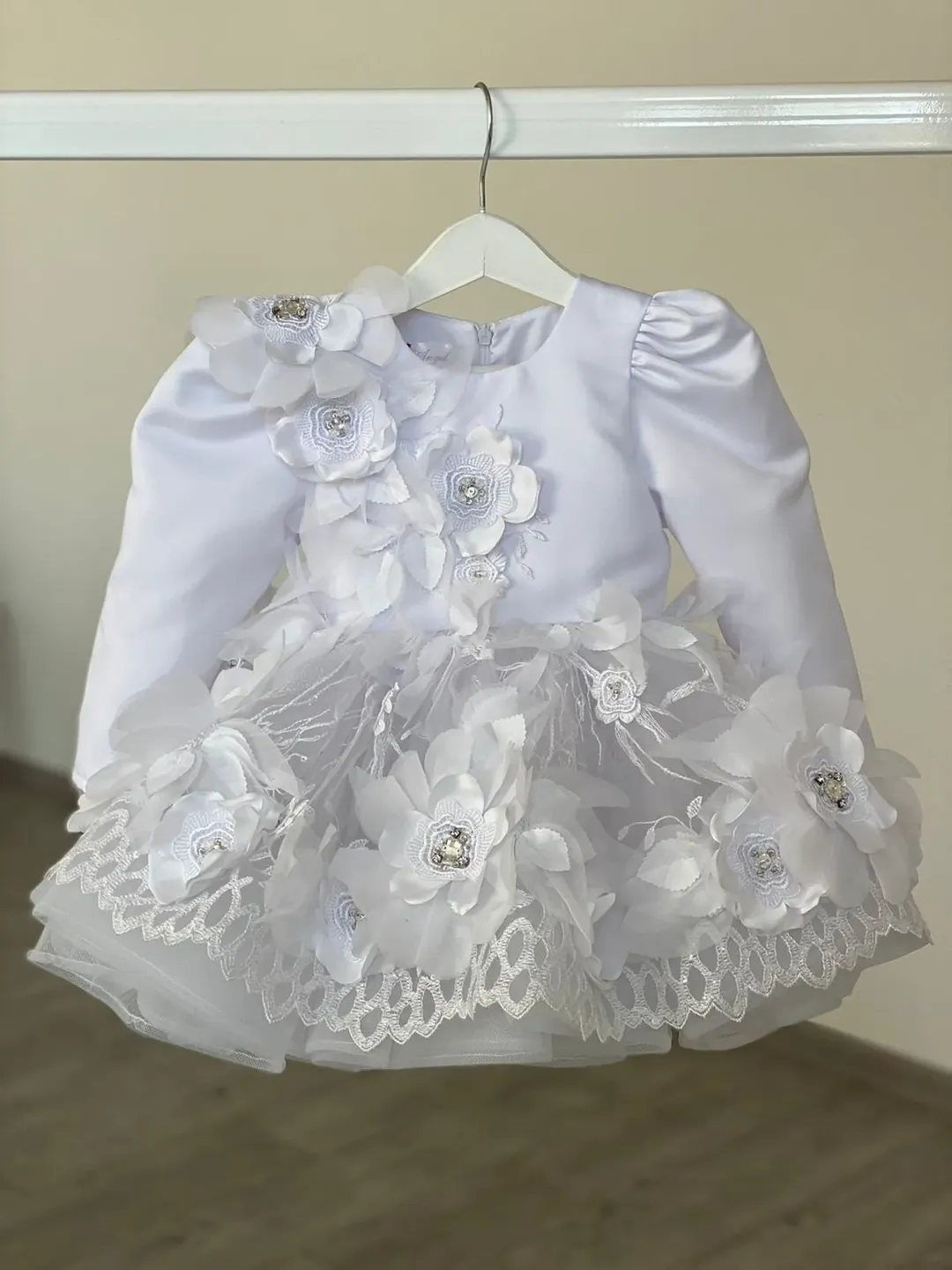 White dress with 3d flowers, rhinestones, sparkles, shoes with pearls and headband. First birthday outfit for girl. Dress, headband,panties