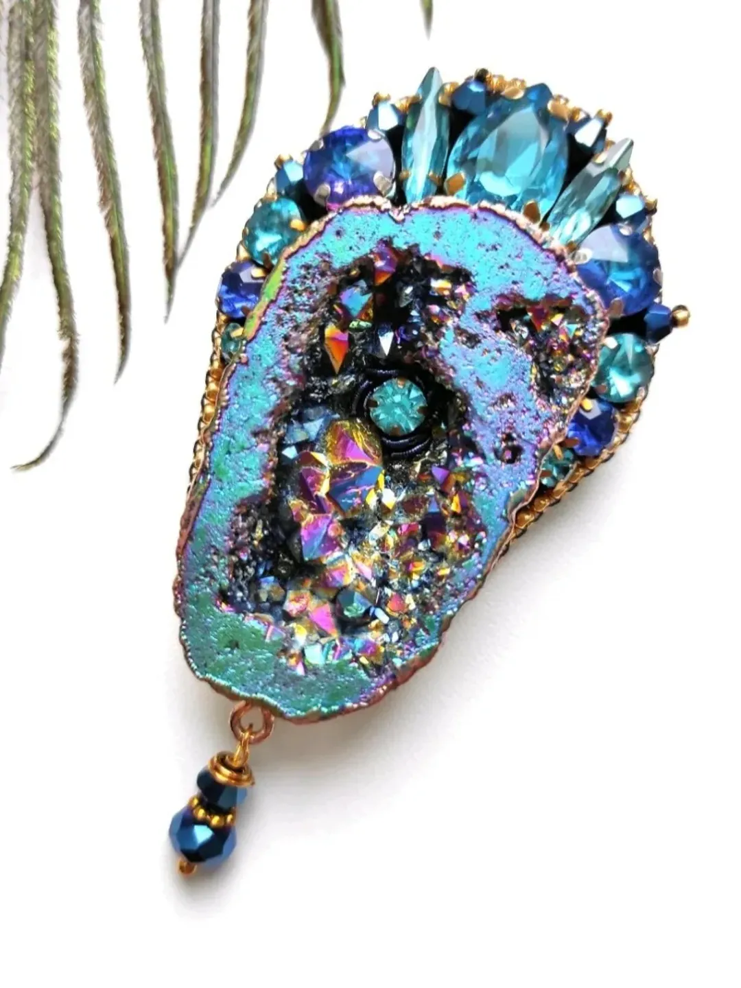 Druzy brooch, quartz brooch, quartz jewelry, stone brooch, druze brooch, gemstone brooch, brooch pin, chrystal brooch