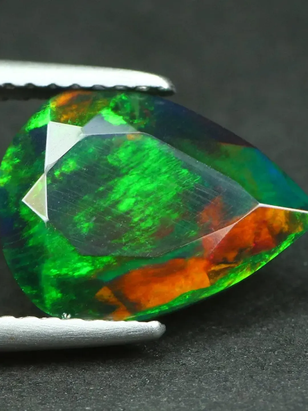 2.68 CT Significant 3D Ribbon Flash Pattern 100% Natural Welo Black Opal Cut Gemstone