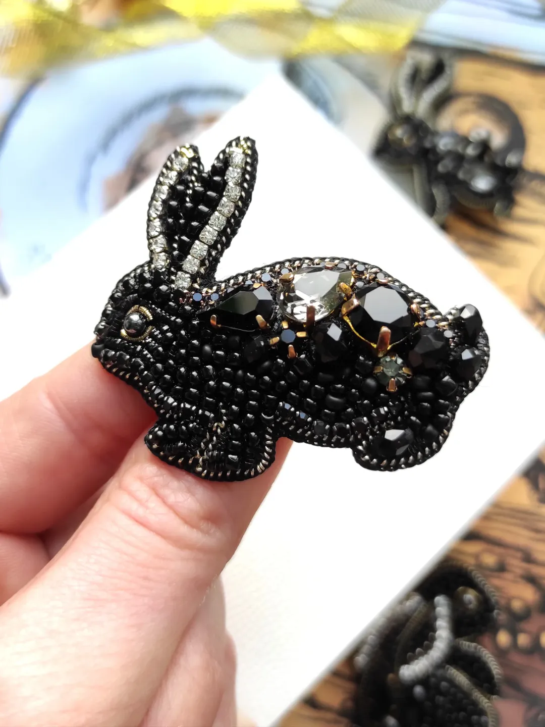 Rascal Rabit Pin Beaded rabbit brooch, rabbit, brooch pin, beaded brooch, new year gift ...