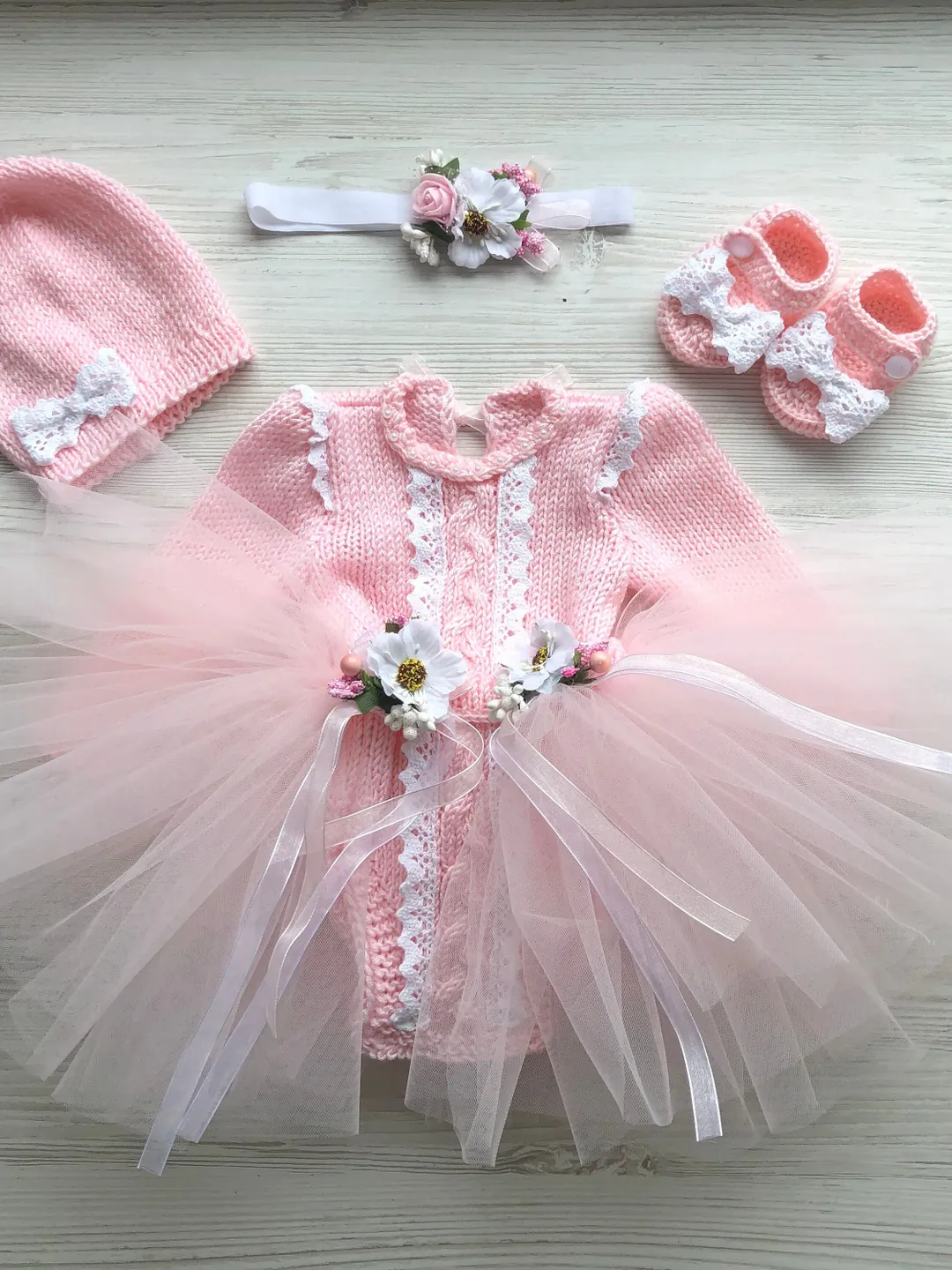 Pink knit romper with lace and pearls, tutu, hat, headband and booties for baby girl. Take home outfit for girl. Baby’s picture gown.