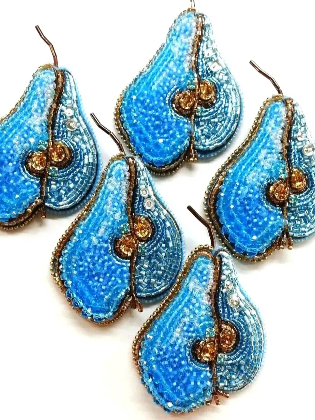 Pear brooch, turquoise brooch, brooch pin, beaded brooch, mothers day, gift for friend, handmade gifts, brooch, pear