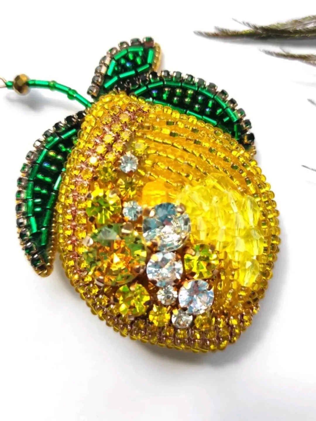 Beaded brooch, lemon pin, lemon brooch, lemon, fruit brooch, beaded brooch, gift for her, yellow pin, yellow brooch