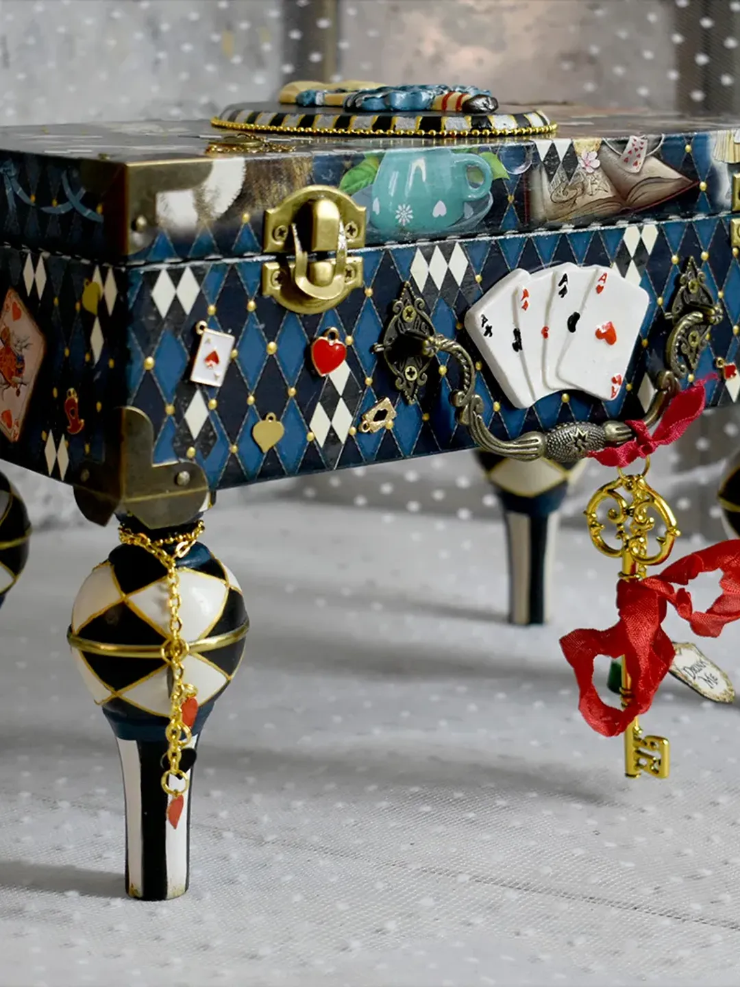 Crazy Suitcase ALICE 1 with curly legs for jewelry and all sorts of cute things