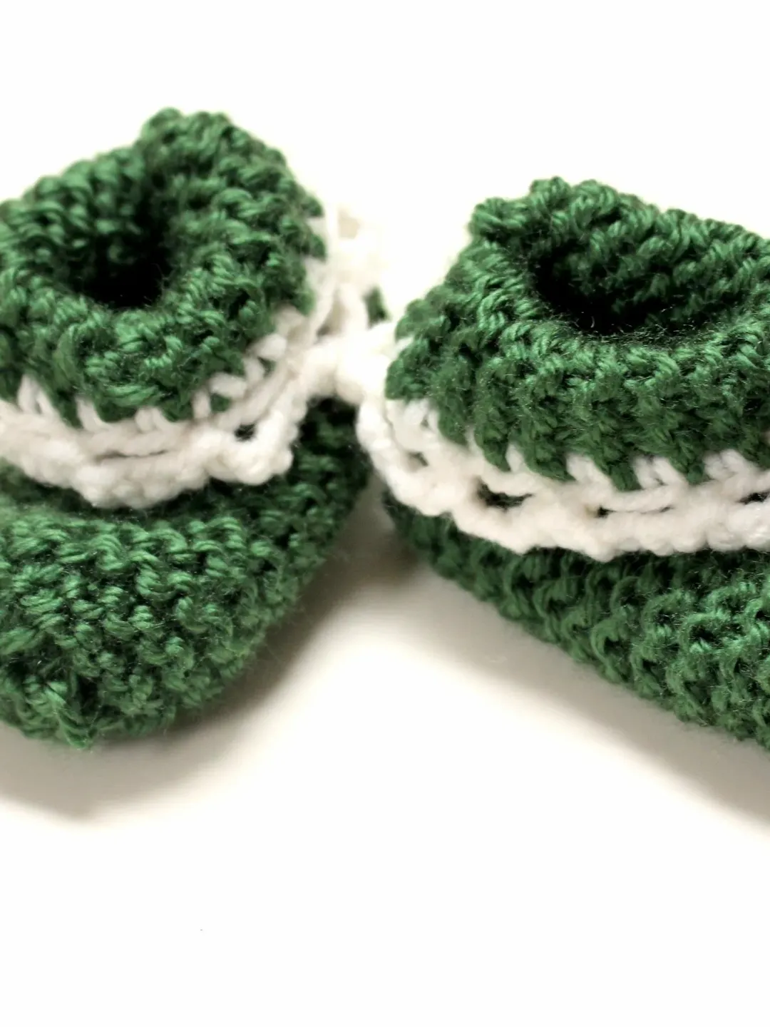 Green and White Baby Shoes, Baby Sock, Baby Booties, Great Stocking Stuffers for Baby's First Christmas, Baby Shower Gift Ideas, Crochet