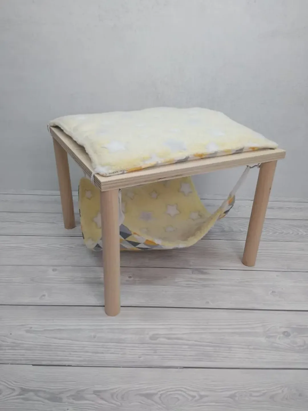 Guinea pig hammock stand, guinea pig hanging hide, chinchilla cage accessories, ferret cage accessories, guinea pig cage accessories