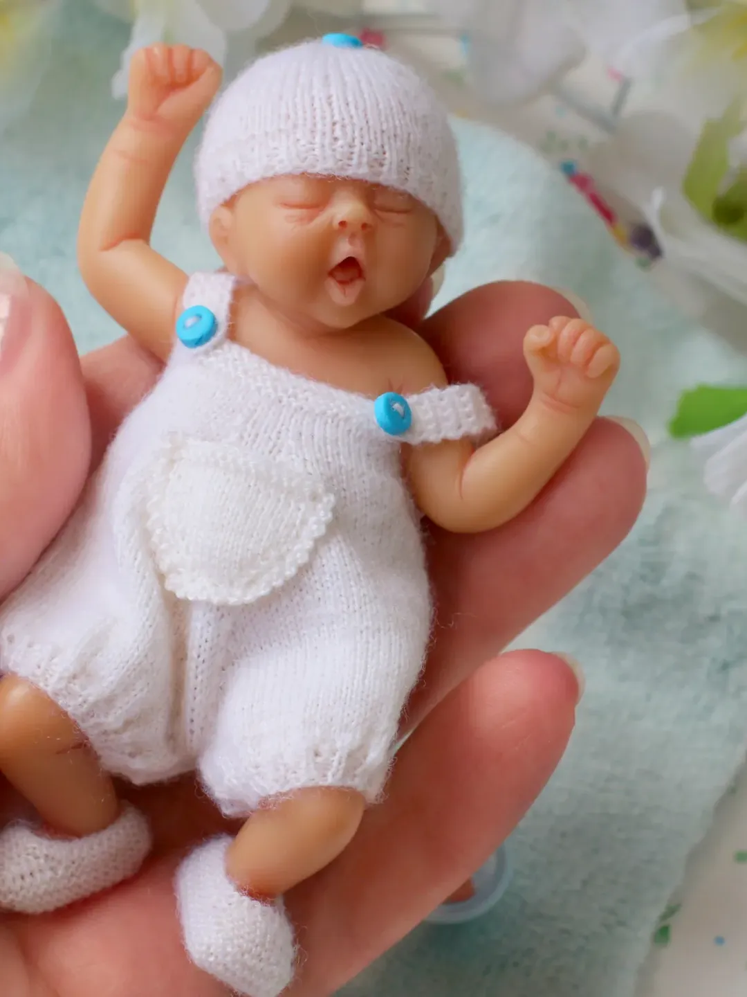 Baby doll 4 inches knitted clothes  Miniature overall, hat, slippers Clothes to Camille Allen mini doll. Creativhook