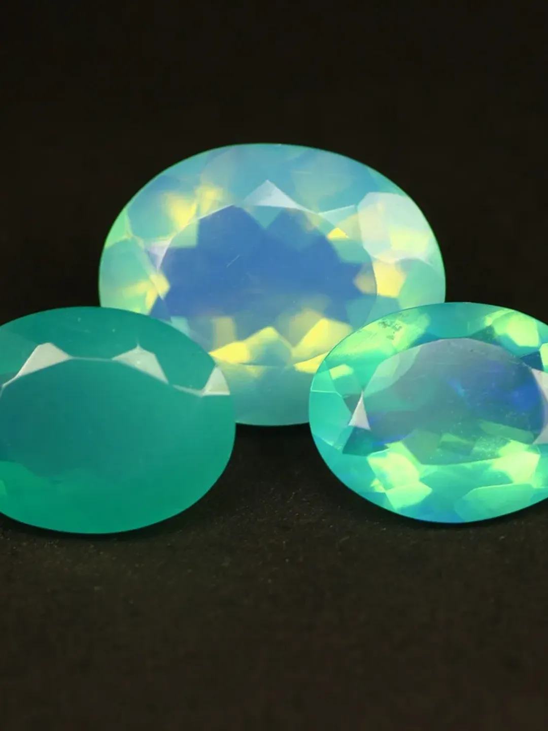 4.07 CT Amazing Fire Flashing 100%Natural Multi Fancy Color Opal