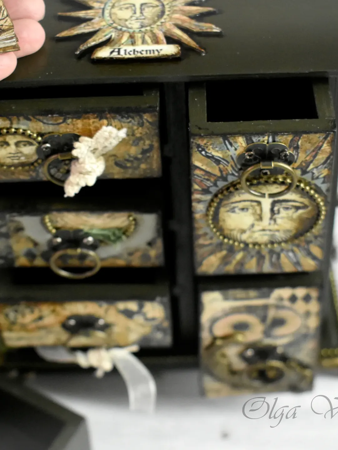 Magical Dark Green Mini Alchemist Chest of Drawers for Jewelry Storage
