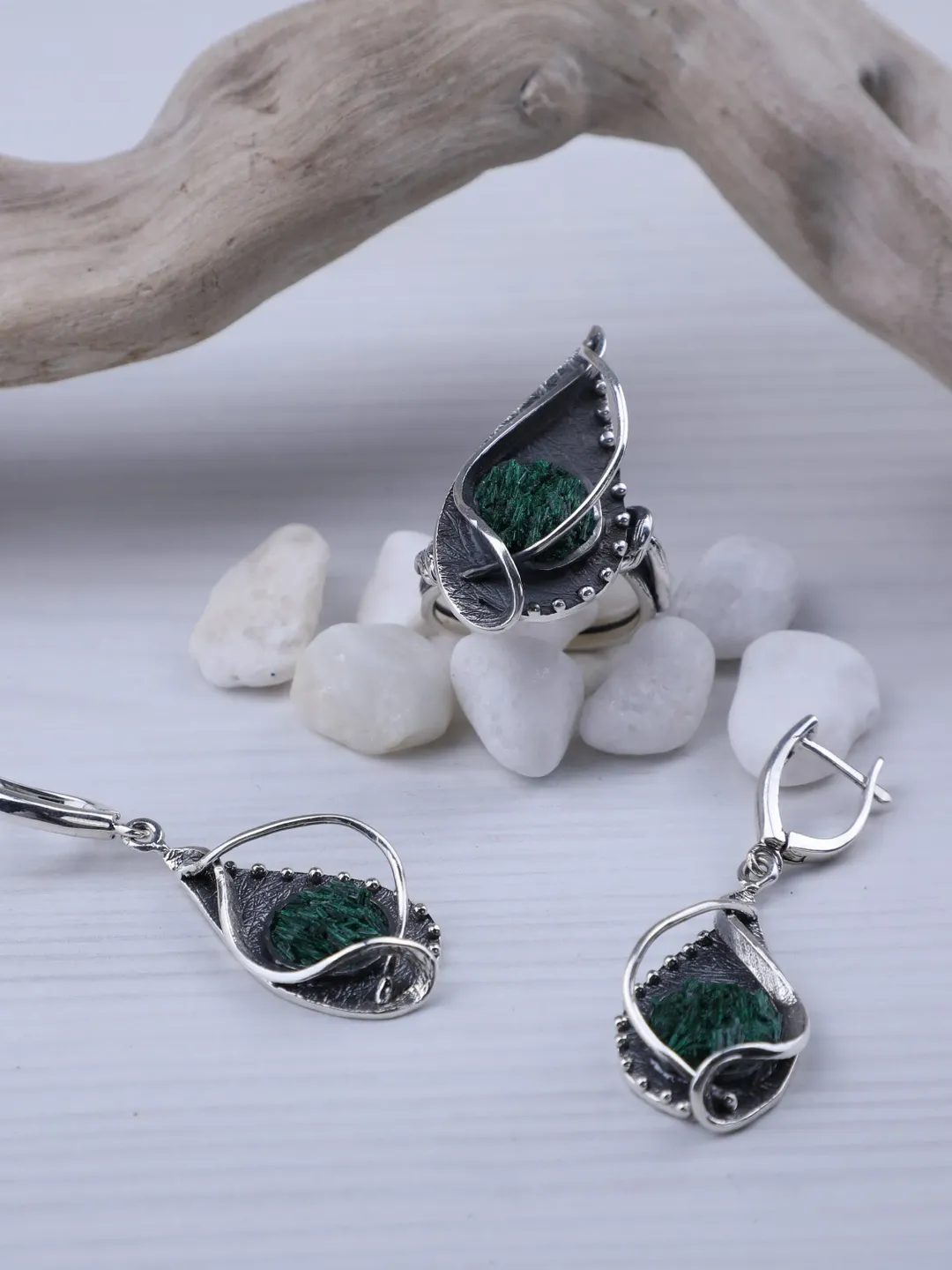 MADE TO ORDER Sterling 925 silver, green malachite jewellery set. Natural stone earrings and ring.