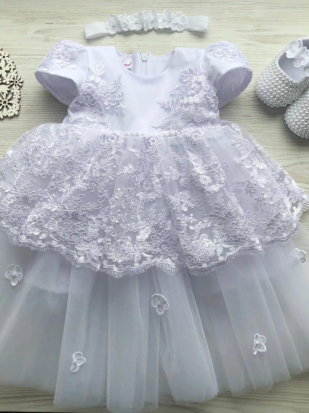White dress with lace and 3d flowers. Dress with headband and shoes for baby girl. Baptism outfit for baby girl. Christening gown for girl.
