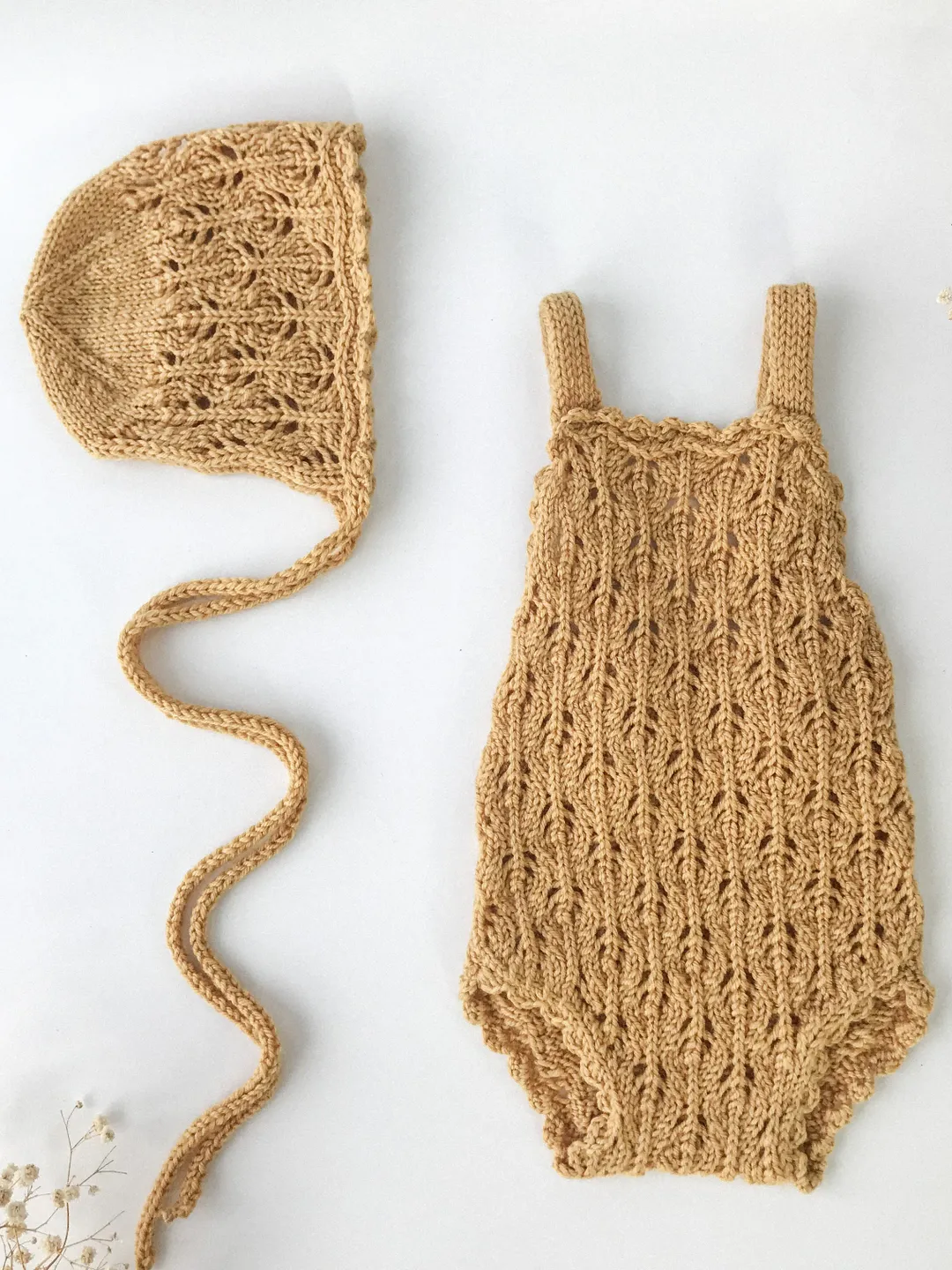 Pre-order, Soft flower romper and bonnet, Newborn cute set for photoshoot, knit costume for baby girl, girly outfit as props