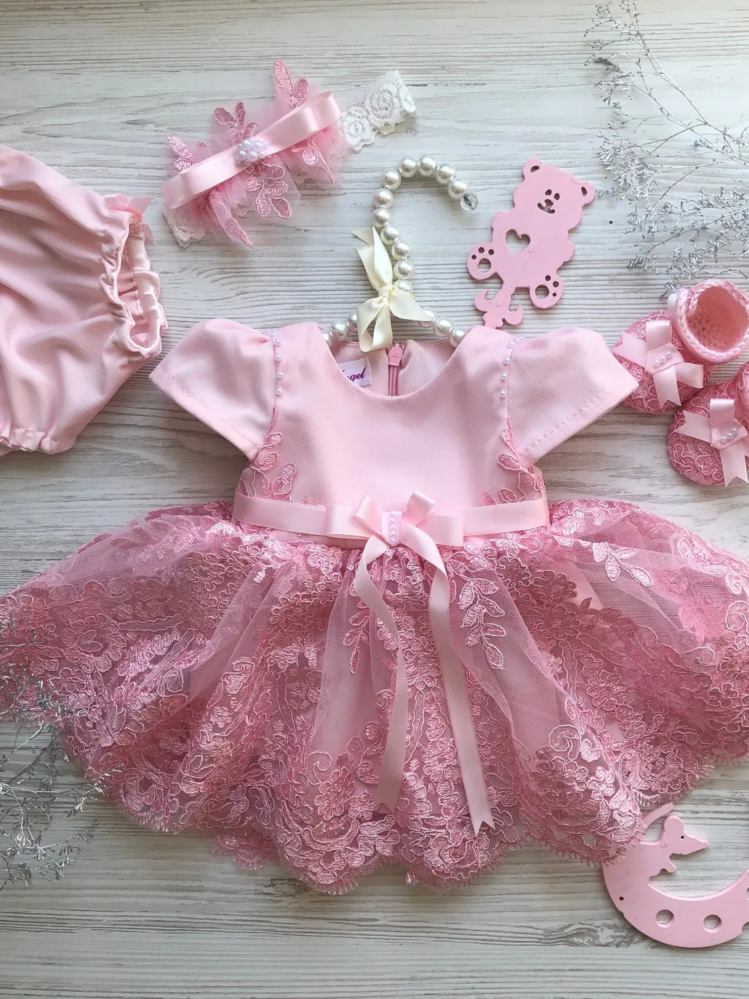 Dress with lace, headband, booties and panties. Pink dress with pearls and ribbons. Outfit for baby girl. Take home clothing set.