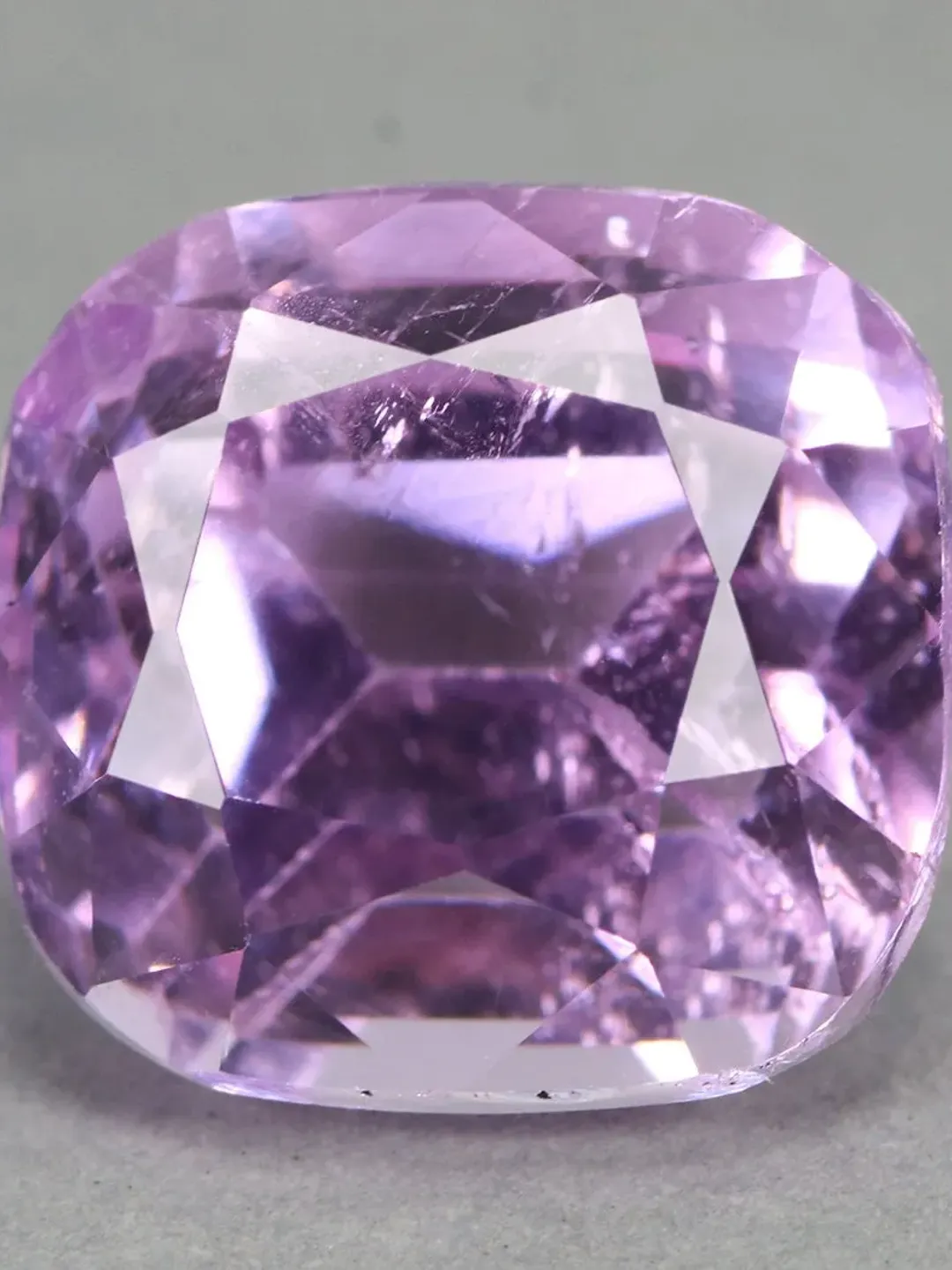 10.65 CT Fabulous Hot Pink ! Cushion Cut 100% Natural Kunzite From Pakistan