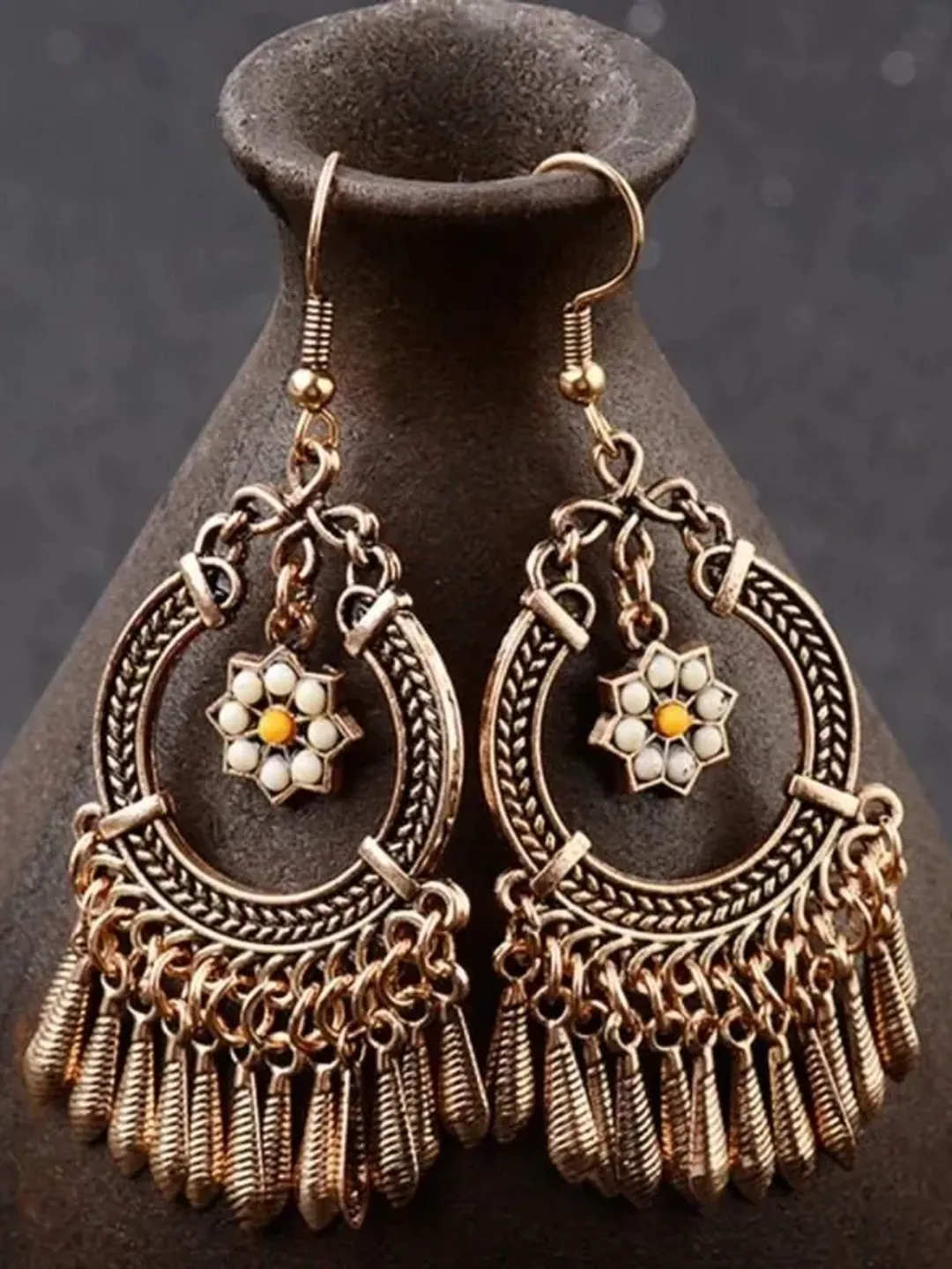 Gold Vintage Earrings, vintage earring, gold tassel earrings, vintage jewellery, tassle earring, boho earrings, bohemian earrings