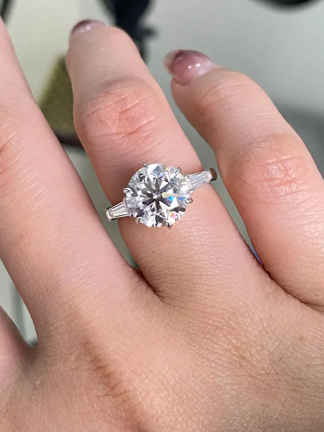 Round Cut 9mm/3Ct.Colorless Moissanite With Side Tapered Baguette Wedding Ring,Valentine Gift,Gift For Her,Anniversary Ring,Perfect gift Her