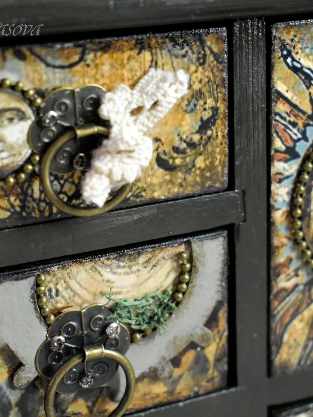 Magical Dark Green Mini Alchemist Chest of Drawers for Jewelry Storage