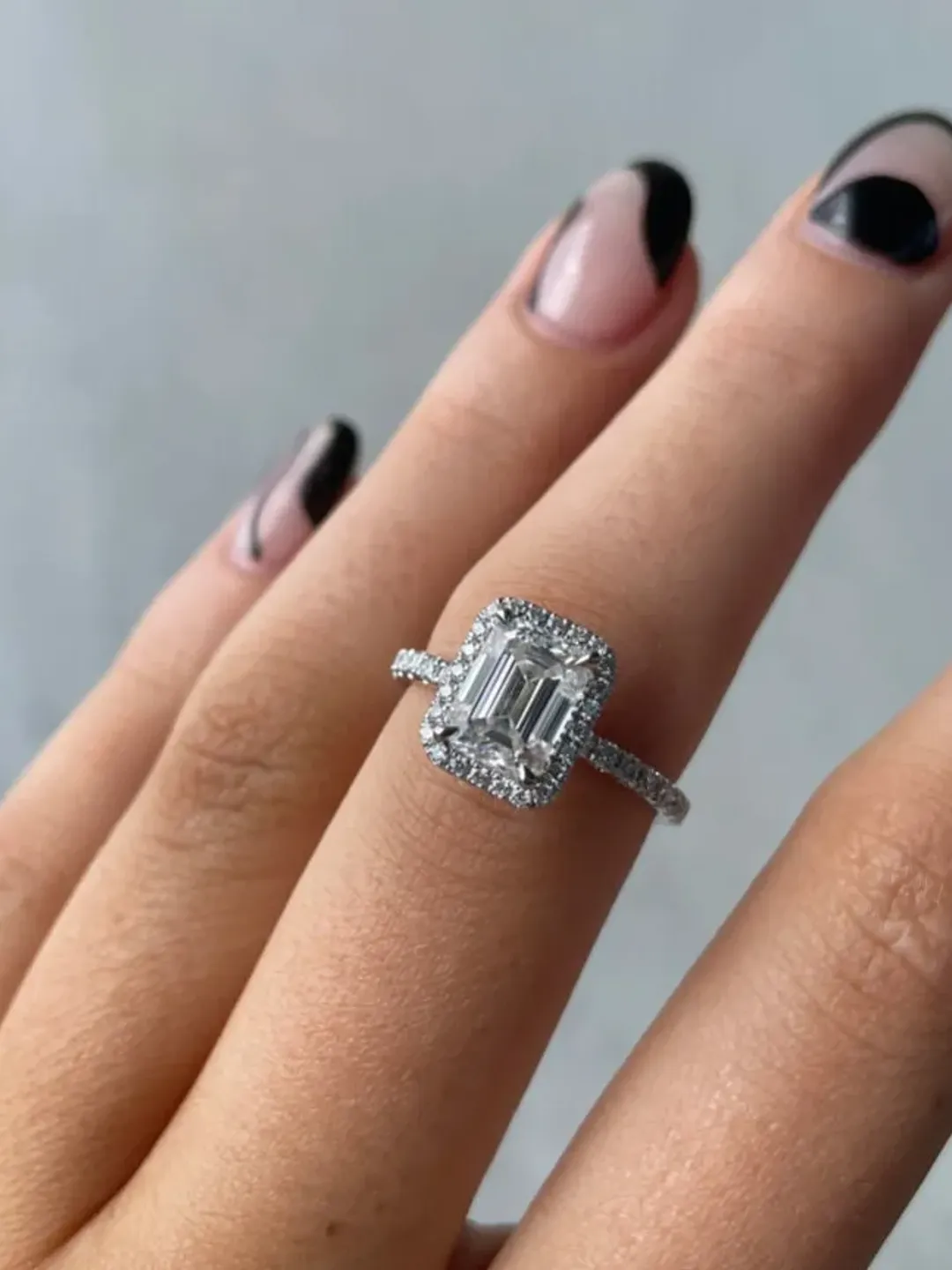 Emerald Cut Moissanite Halo Design 9x7mm 2.5ct Wedding Ring,Valentine Gift,Gift For Her,Anniversary Ring,Perfect gift for Her,Birthday Gift.