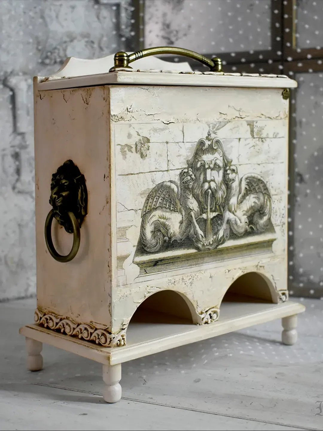 ANTIQUE tea House in ivory color with Imitation stone Surface