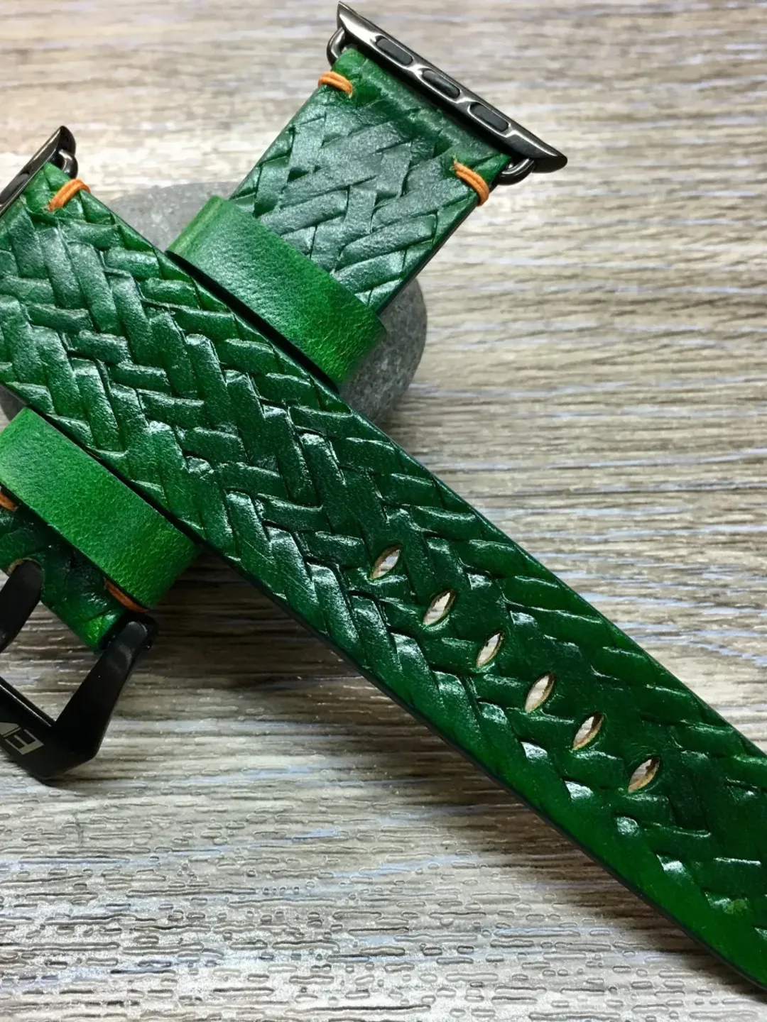 Personalise Green Leather Apple Watch Band, Leather Craving Watch Straps for Apple Watch Stainless Steel Series 6, 40mm 44mm, iWatch Band