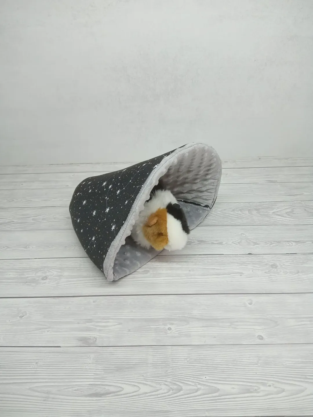 Guinea pig bed,guinea pig hideout, guinea pig seashell, guinea pig pouch, pet bed, guinea pig accessories