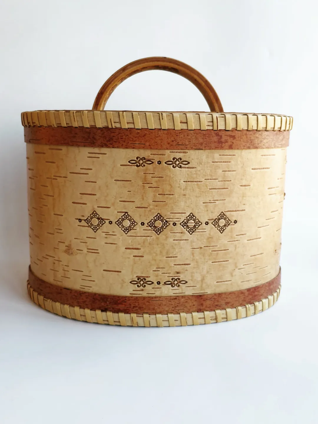 Large bread box, Large birch bark box