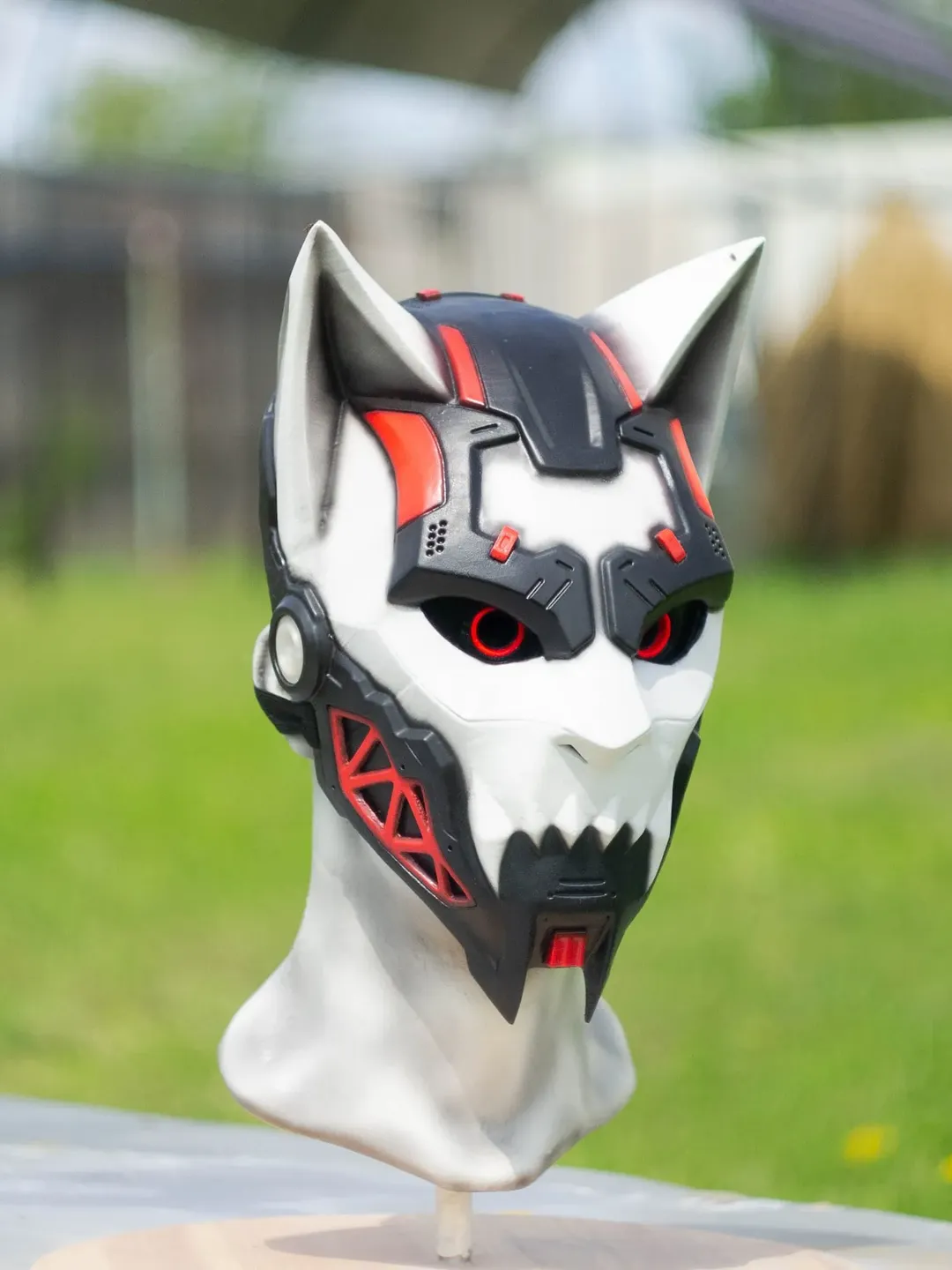 コレットマルーフSurreal Mask Hairpin Cryptid Mask