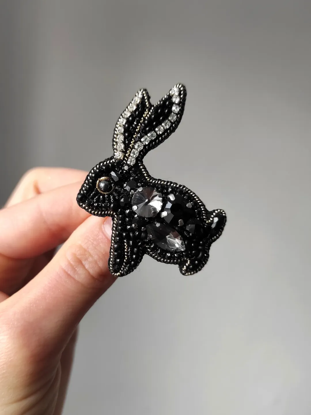 Rascal Rabit Pin Beaded rabbit brooch, rabbit, brooch pin, beaded brooch, new year gift ...