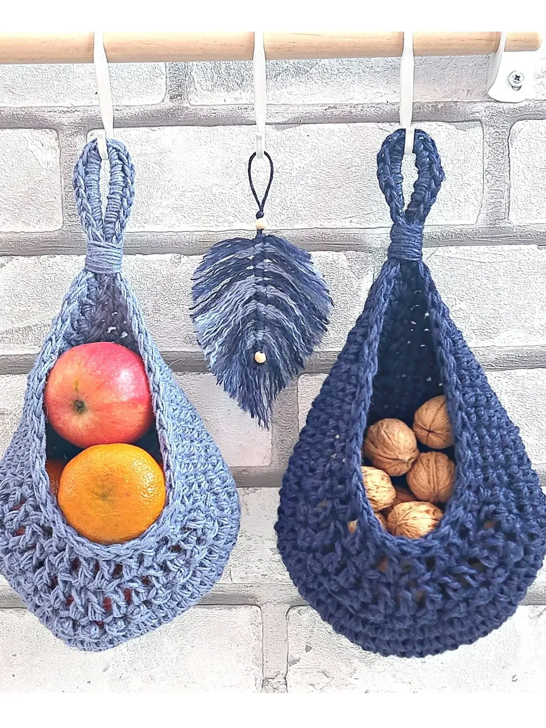 Jute wall gothic style decor ideas 2 Blue hanging storage baskets
