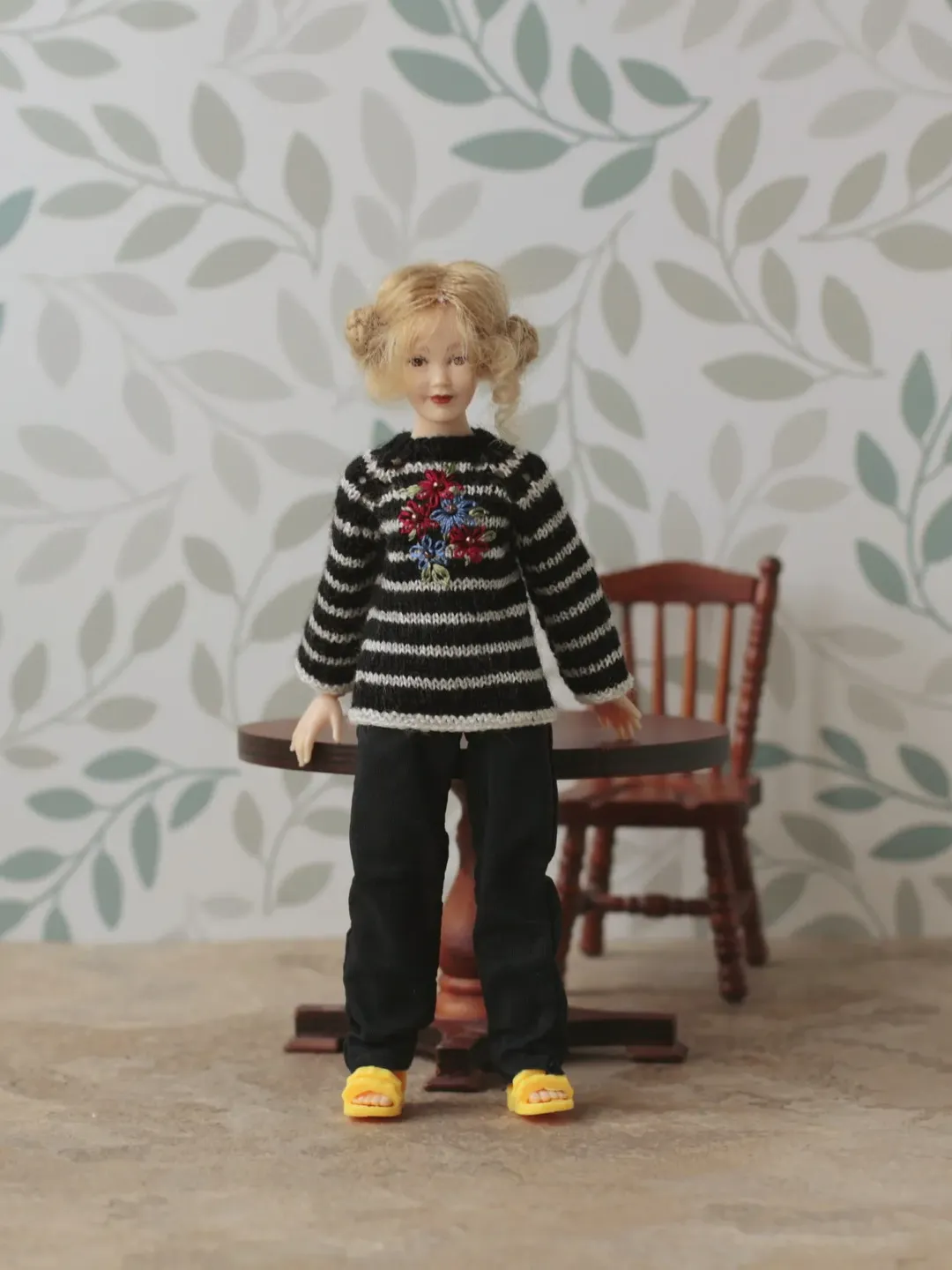 Miniature sweater for Heidi Ott dollhouse doll. 1:12 scale clothes for doll. Miniature knitting. handmade Creativhook