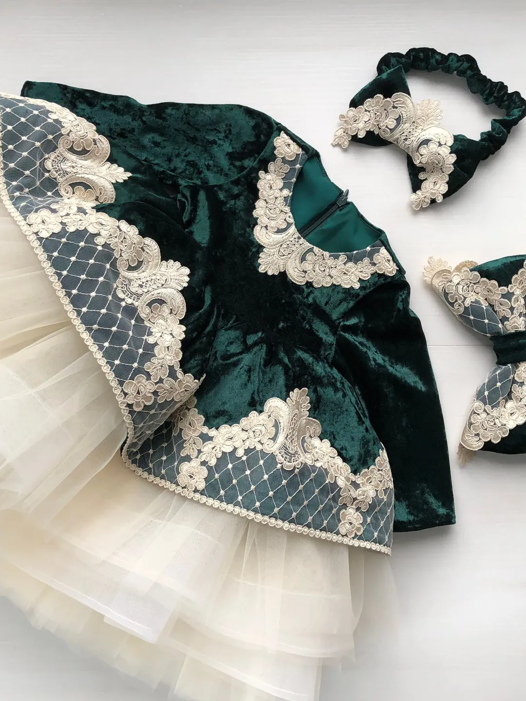 Green velvet dress with gold lace. Tutu dress with headband. First birthday dress. Royal green and gold dress for baby girl.