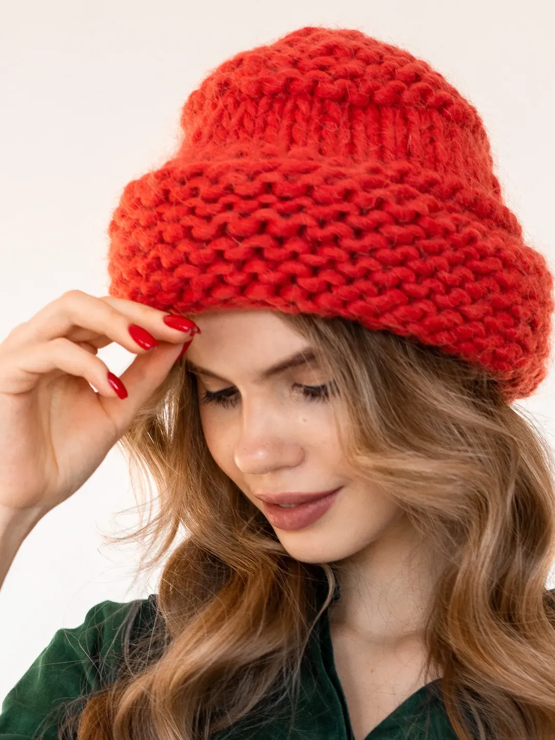 Hand knit orange cashmere hat. Handmade.